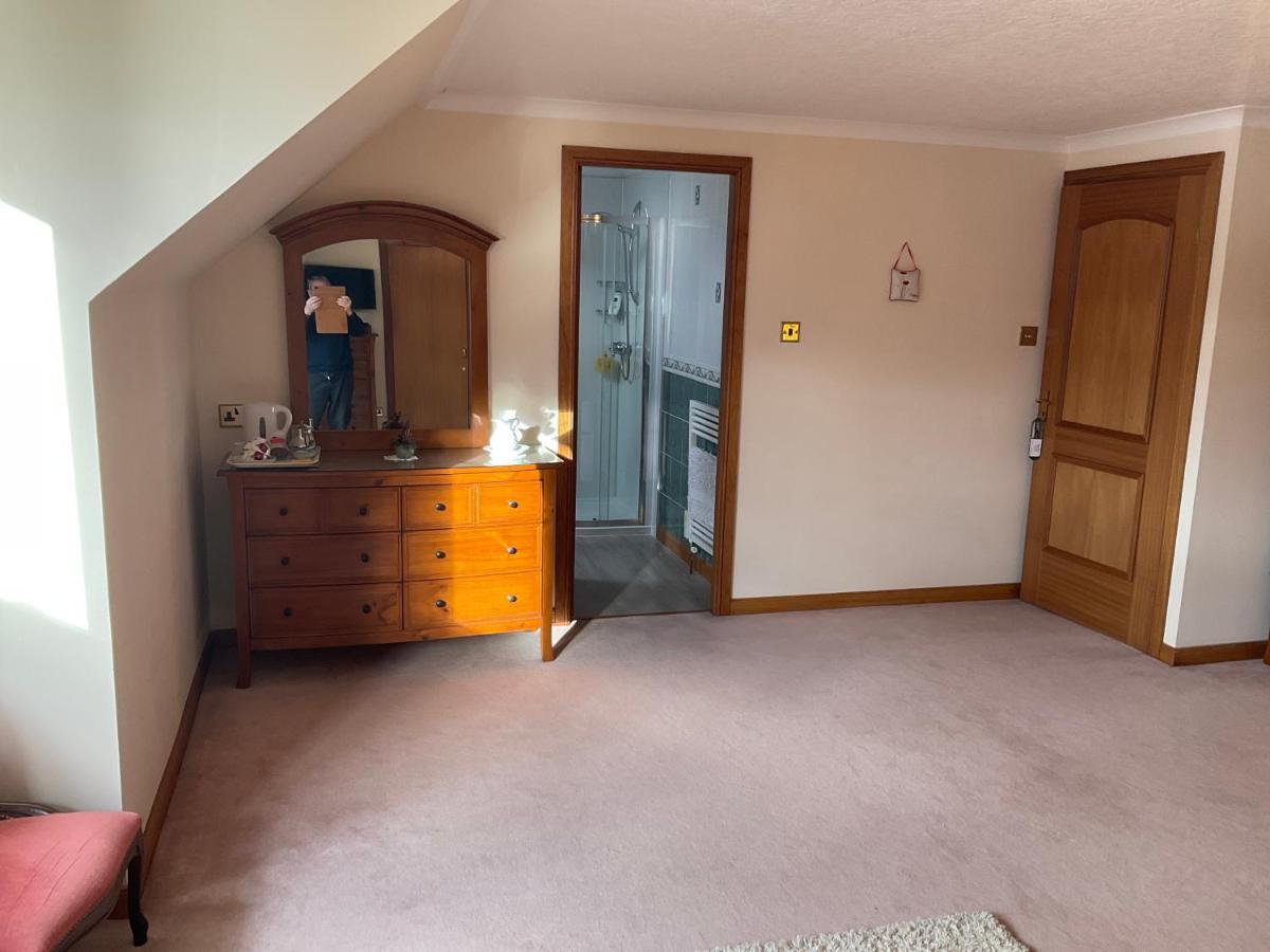 Ronaldsvoe Bed And Breakfast Fort William Esterno foto